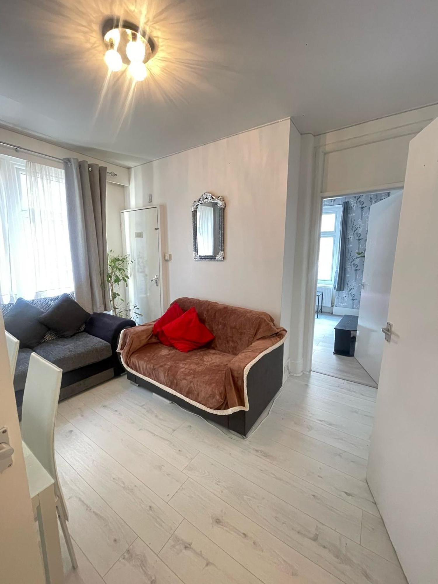 Lovely 2 Bed Flat 2 Floor Miles London Exterior foto