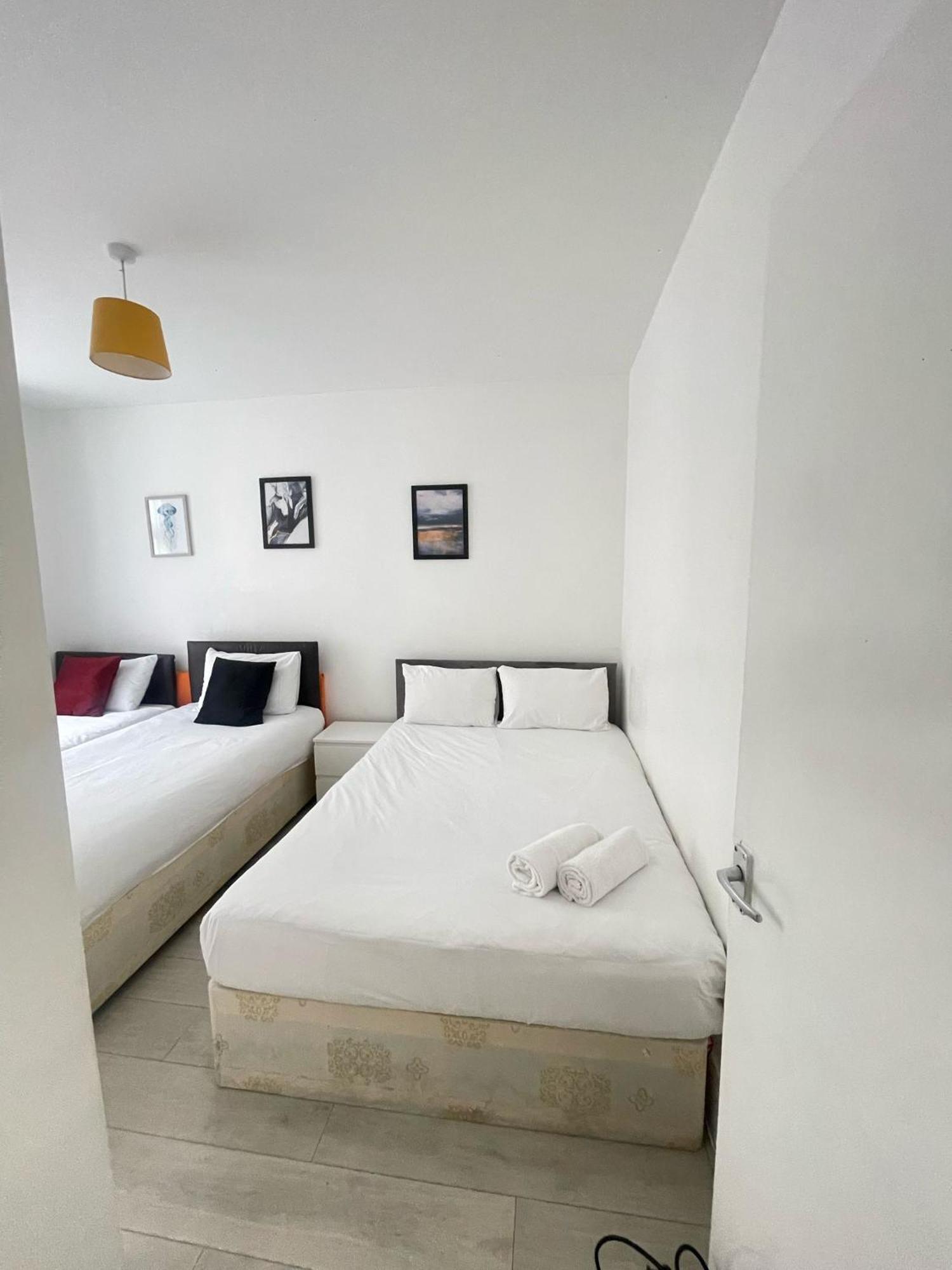 Lovely 2 Bed Flat 2 Floor Miles London Exterior foto